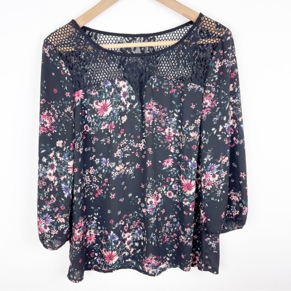 Skies Are Blue Floral Bell Sleeve Crochet Yoke Blouse Size Medium